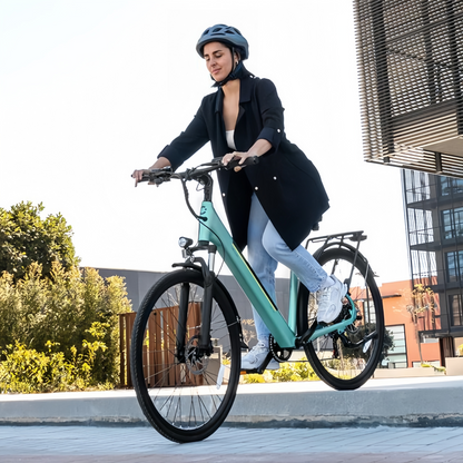 Urban E-Bike 28-Zoll-City-Elektrofahrrad mit 90 km Reichweite, Vorderradfederung, 7-Gang-Shimano-Schaltung und doppelten Scheibenbremsen.
